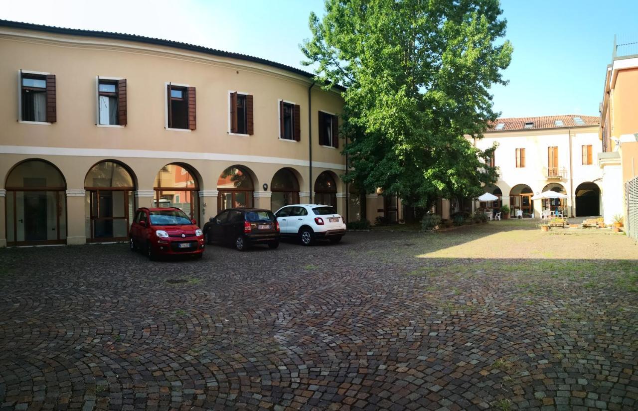 Casa Santa Caterina E Sant Antonio Affittacamere *