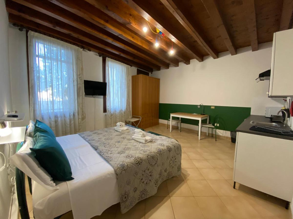 Casa Santa Caterina E Sant Antonio Affittacamere *